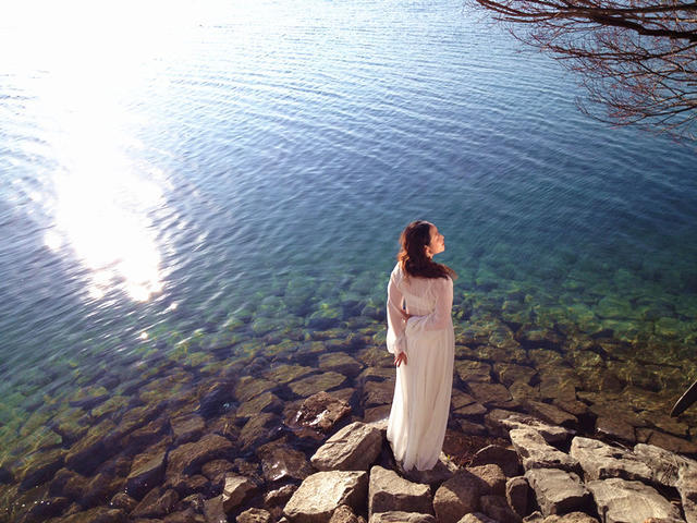 寧波·花雨醉，品花間一壺酒聽雨后醉朦朧