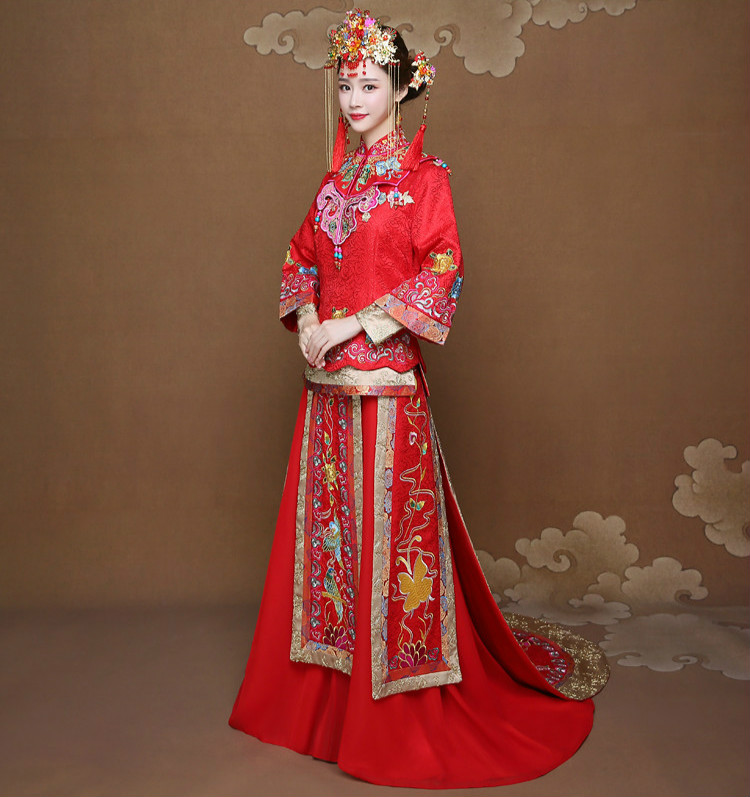 披肩拖尾秀禾服新娘禮服，時尚大氣中式禮服