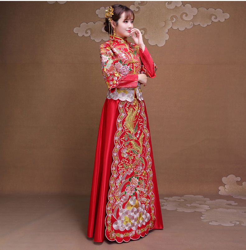 雍容華貴中式禮服，復(fù)古時(shí)尚匠心啟航閱讀新娘禮服