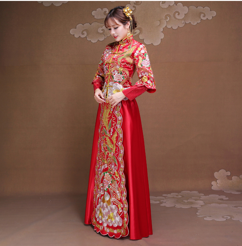 雍容華貴中式禮服，復(fù)古時(shí)尚匠心啟航閱讀新娘禮服