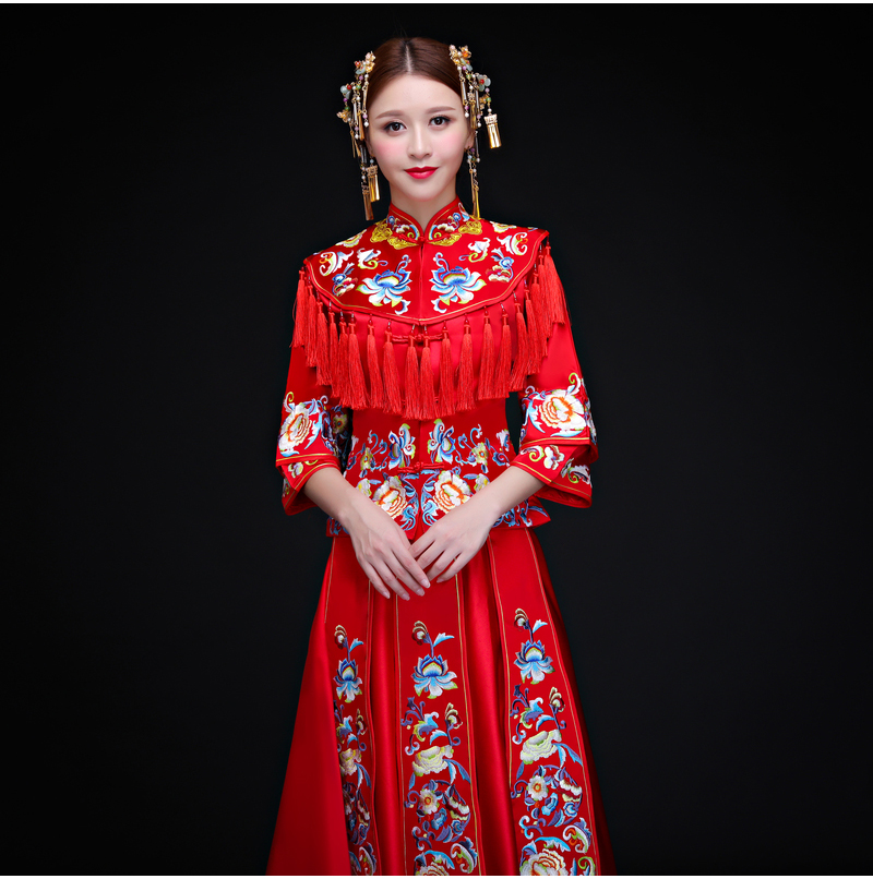 古典時(shí)尚中式禮服，匠心啟航閱讀新娘禮服