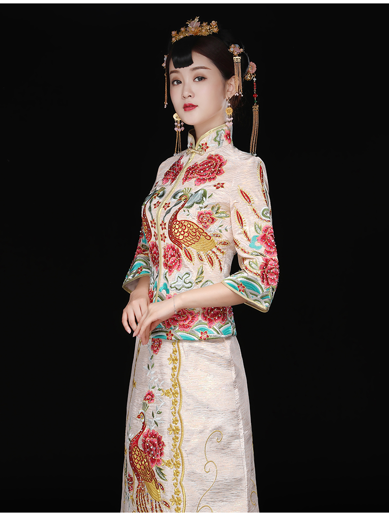 精致刺繡中式禮服，復(fù)古時(shí)尚新娘禮服