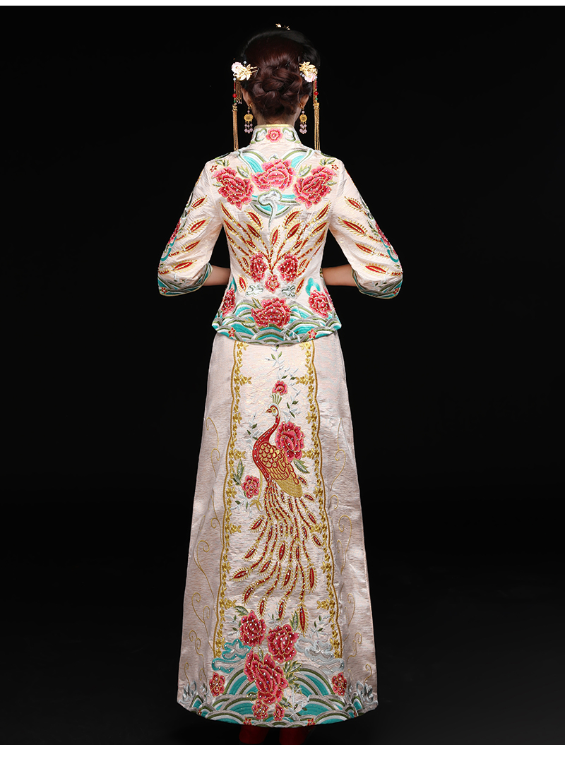精致刺繡中式禮服，復(fù)古時(shí)尚新娘禮服