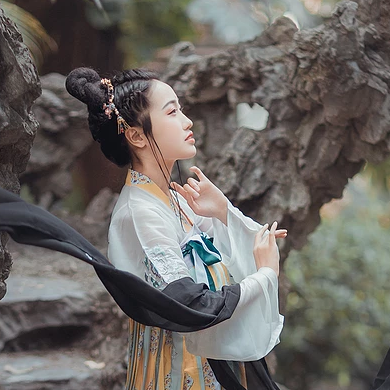 唯美漢服傷感頭像，唯美古風(fēng)女子真人頭像