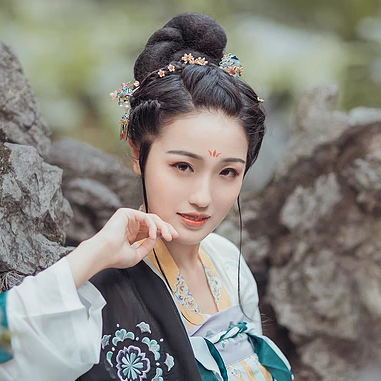 唯美漢服傷感頭像，唯美古風(fēng)女子真人頭像