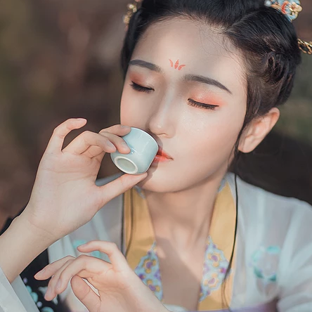 唯美漢服傷感頭像，唯美古風(fēng)女子真人頭像