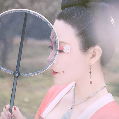 妖嬈女生頭像，唯美古風(fēng)真人頭像