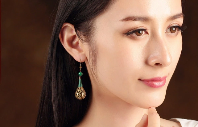 手工復(fù)古風(fēng)鏤空耳墜，古典氣質(zhì)匠心啟航閱讀耳環(huán)