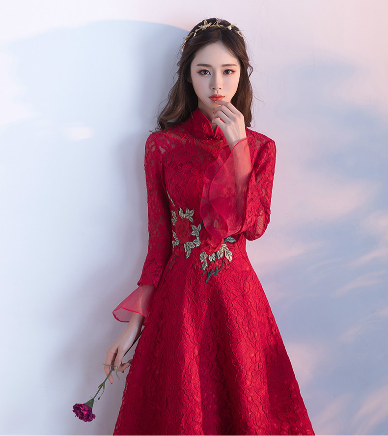 傳統(tǒng)復古印花中式禮服，紅色蕾絲新娘晚禮服