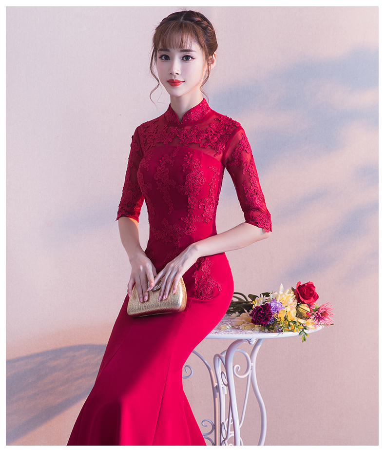 時尚匠心啟航閱讀中式禮服，紅色蕾絲花朵魚尾晚禮服