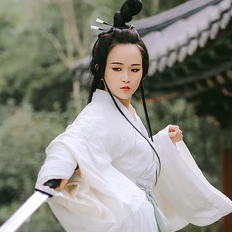 白衣俠女冷艷頭像，唯美古風女子真人頭像