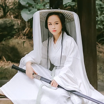 白衣俠女冷艷頭像，唯美古風女子真人頭像