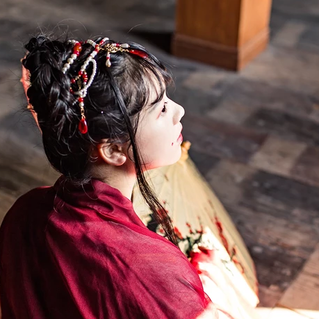 紅衣女子妖艷頭像，唯美古風女子真人頭像