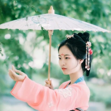 紅衣女子帶傘頭像，唯美古風(fēng)女子真人頭像