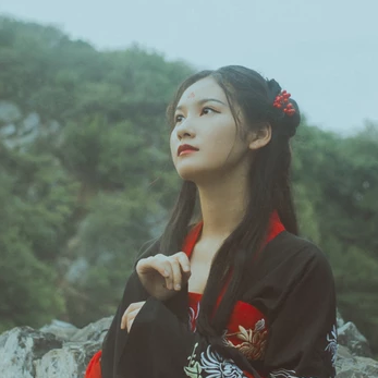 紅妝帶傘古風頭像，唯美古風真人女子頭像