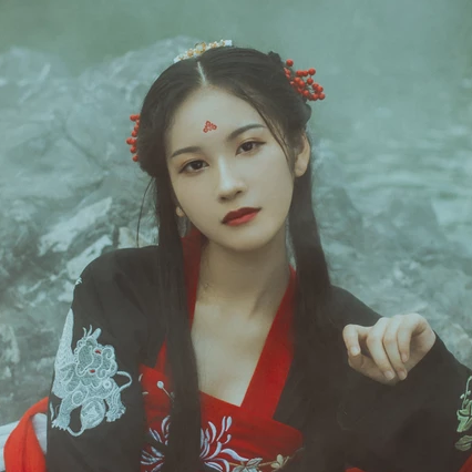 紅妝帶傘古風頭像，唯美古風真人女子頭像