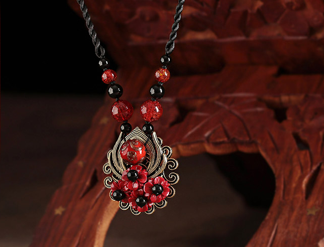 香艷復(fù)古匠心啟航閱讀毛衣鏈紅色琉璃吊墜項(xiàng)鏈