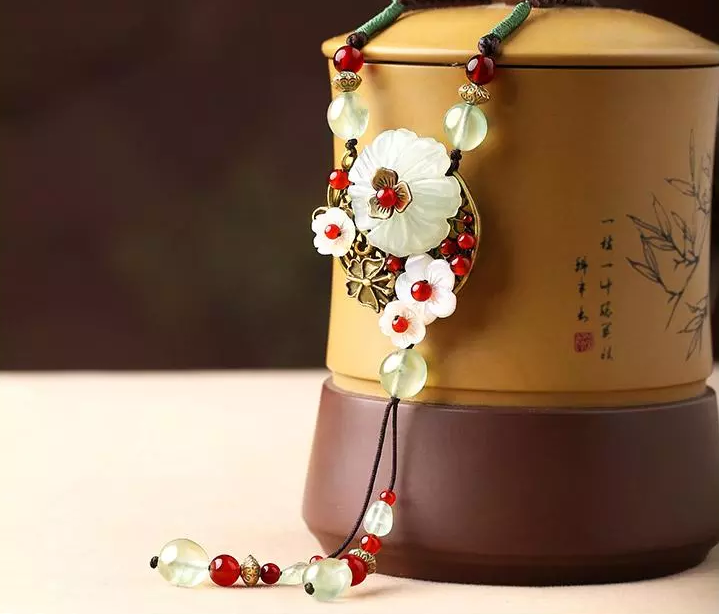 岫玉吊墜簡(jiǎn)約民族風(fēng)毛衣鏈復(fù)古項(xiàng)鏈?zhǔn)罪? src="/yuedu/d/file/bigpic/190404/04/13-1G019155408.png" style="height: 597px; width: 750px;" / data-xra1="nNyq3H"><br / data-P6CR="ZC4Nww">
	<img alt=