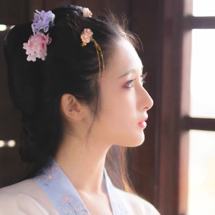 粉色小清新帶團扇頭像，唯美古風女子真人頭像