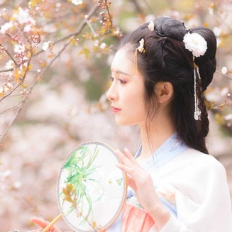 粉色小清新帶團扇頭像，唯美古風女子真人頭像