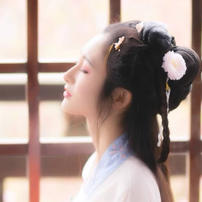 粉色小清新帶團扇頭像，唯美古風女子真人頭像