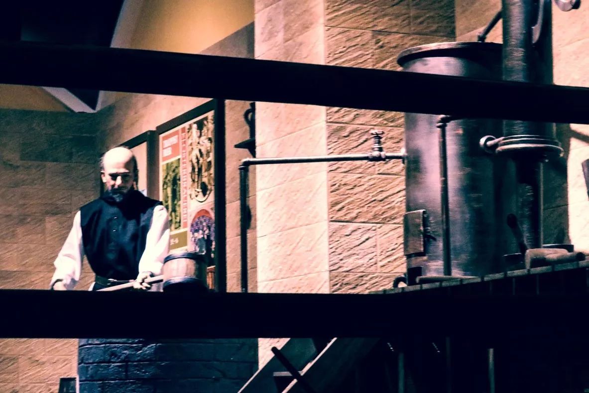 青島·Villaart維林藝墅，因?yàn)榉孔訍凵弦蛔? src="/yuedu/d/file/bigpic/190404/04/13-1G01PU150.jpg" style="height: 499px; width: 800px;" / data-NevP="TapJRJ"></p>
<p data-asHK="dROPor">
	　　有山、有海、還有在山海之間的繁華城市。大概就是青島最與眾不同、也最迷人的特點(diǎn)吧。<br / data-iBIV="a2LS9v">
	<img alt=