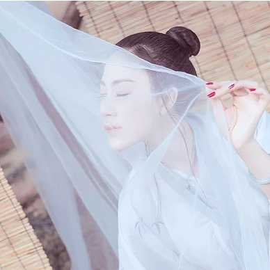 白衣冷艷女子頭像，唯美古風真人頭像