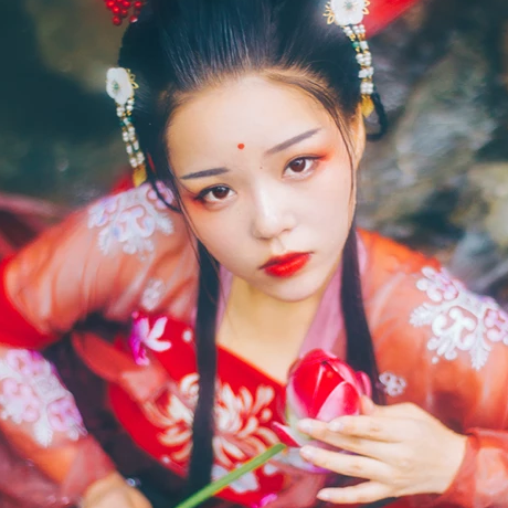 嬌艷紅衣女子頭像，唯美古風(fēng)真人頭像