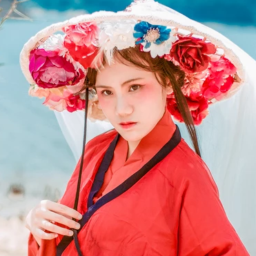 花樣紅衣女子頭像，唯美古風(fēng)真人頭像