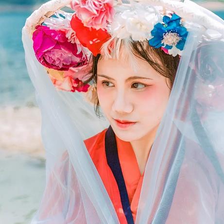 花樣紅衣女子頭像，唯美古風(fēng)真人頭像