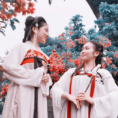 梅花樹下閨蜜頭像，唯美古風(fēng)女子真人頭像