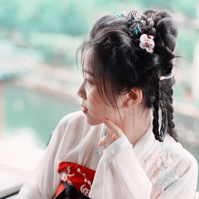 梅花樹下閨蜜頭像，唯美古風(fēng)女子真人頭像