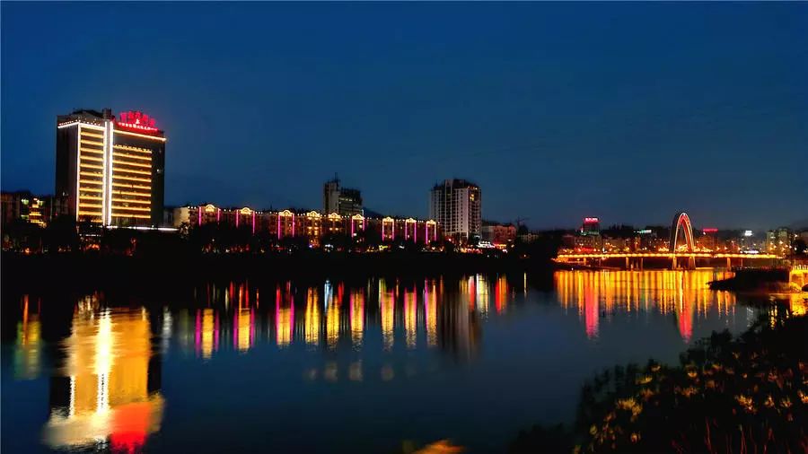 皇木鎮(zhèn)·壹間房，住進(jìn)云霧間愛上一座城