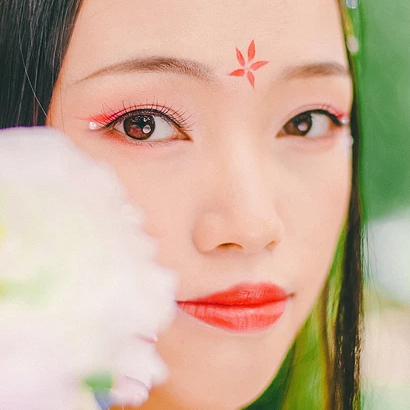 嬌艷花朵粉裙頭像，唯美古風女子頭像