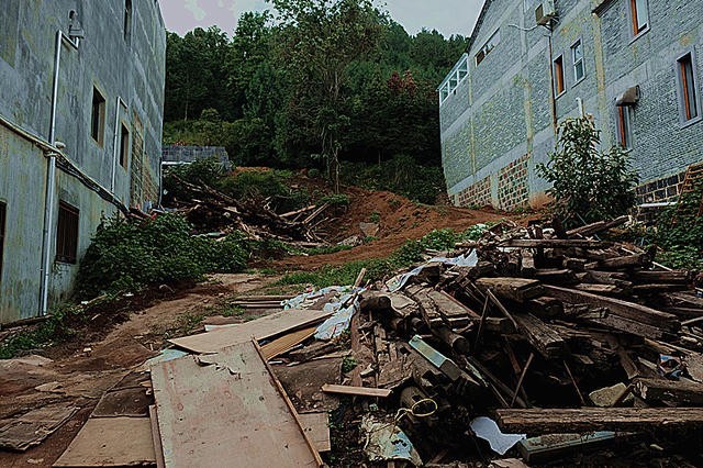 安之若宿·山，建一小屋與你晨鐘暮鼓
