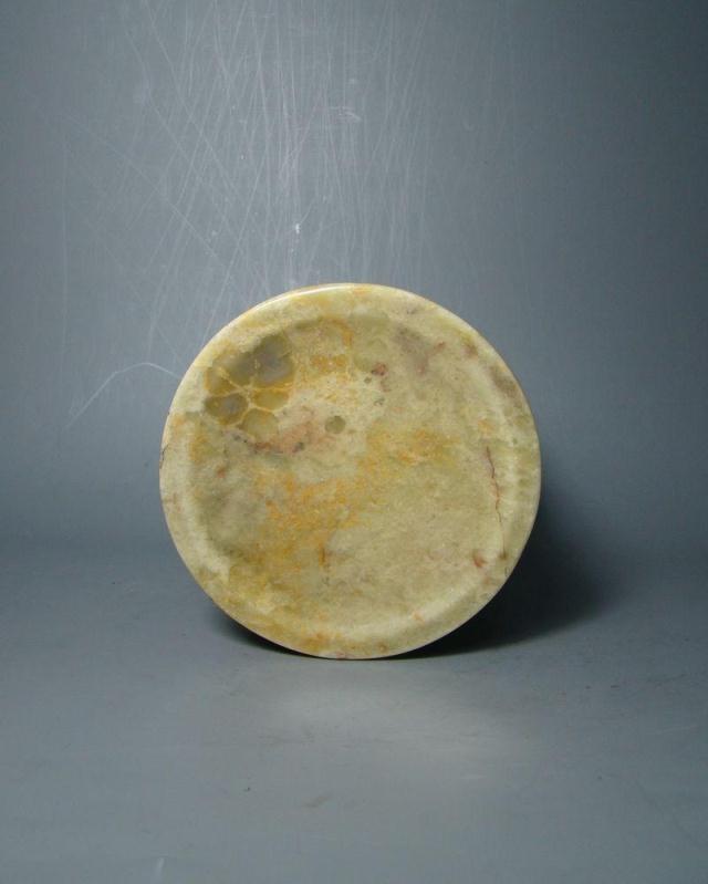 清代文房四寶壽山石雕加彩筆筒擺件