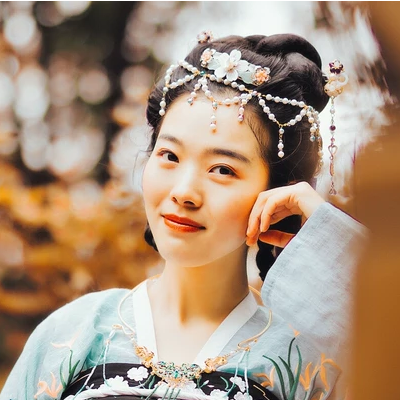 秋意唯美帶傘頭像，唯美古風(fēng)真人女子頭像