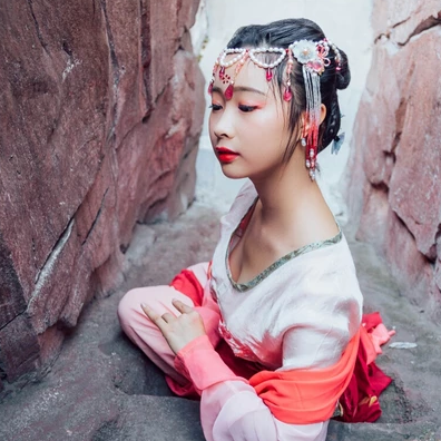 浮世年華少女頭像，唯美古風(fēng)真人頭像