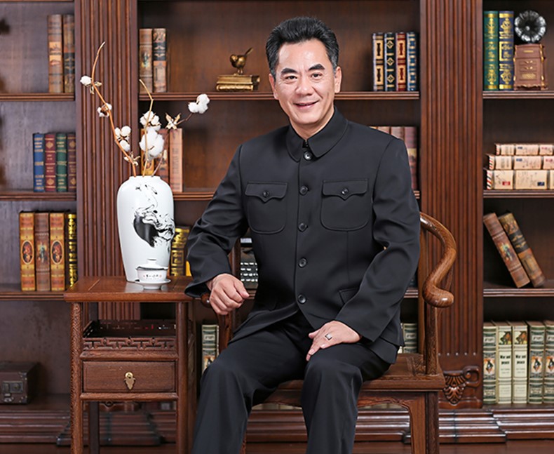 時(shí)尚匠心啟航閱讀傳統(tǒng)韻味中老年中山裝