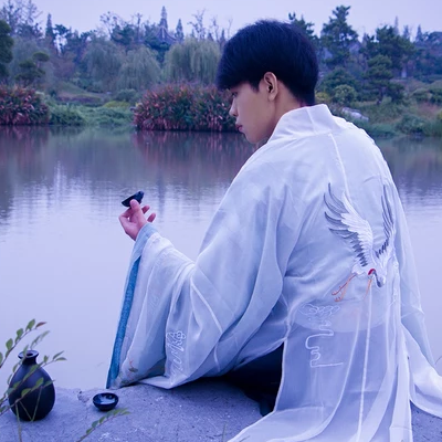 文藝品酒男生頭像，唯美古風(fēng)真人頭像