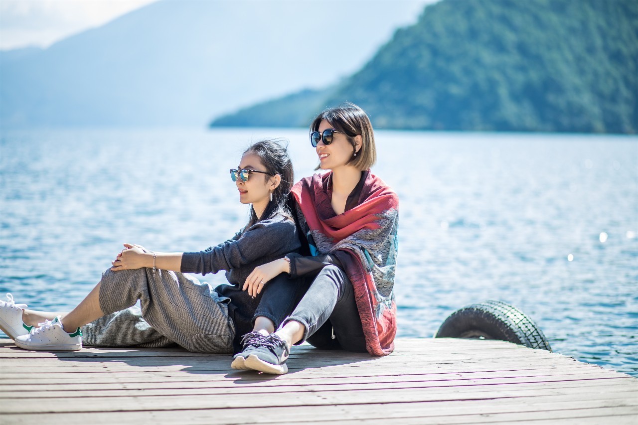 瀘沽湖·野火集，時光匆忙別錯過年輕的瘋狂