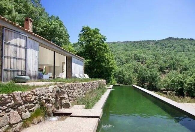 驚呆了，雞窩豬舍馬廄牛棚羊圈變民宿!