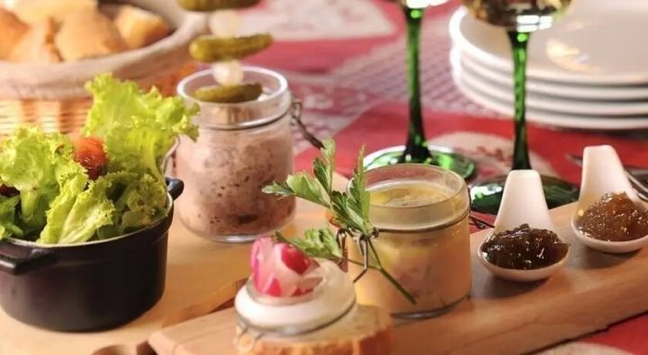 驚呆了，雞窩豬舍馬廄牛棚羊圈變民宿!