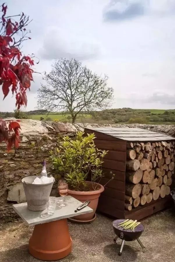 驚呆了，雞窩豬舍馬廄牛棚羊圈變民宿!