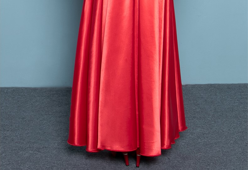 匠心啟航閱讀高貴刺繡嫁衣，新娘結(jié)婚中式禮服