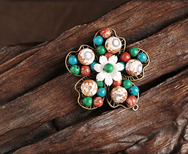 五瓣花朵古典小清新胸針，復(fù)古風(fēng)胸花飾品