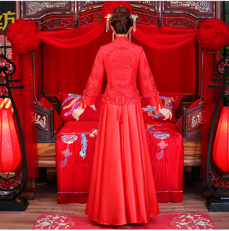 簡(jiǎn)單大氣的中式禮服，新娘結(jié)婚禮服