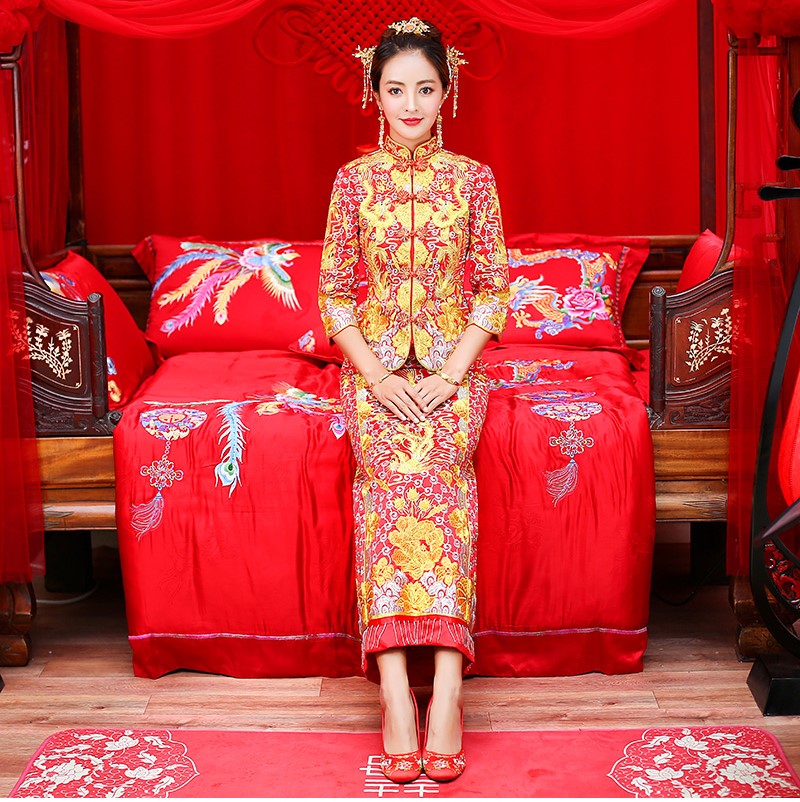 時尚復(fù)古設(shè)計中式禮服，新娘結(jié)婚禮服