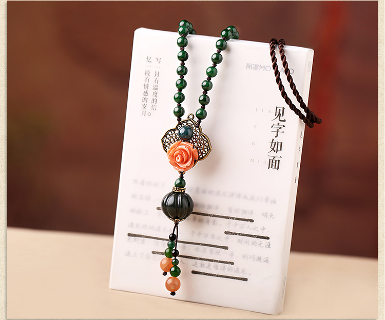 田青玉吊墜毛衣鏈，鏤空花朵項鏈首飾