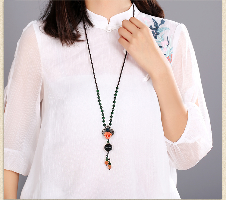 田青玉吊墜毛衣鏈，鏤空花朵項鏈首飾